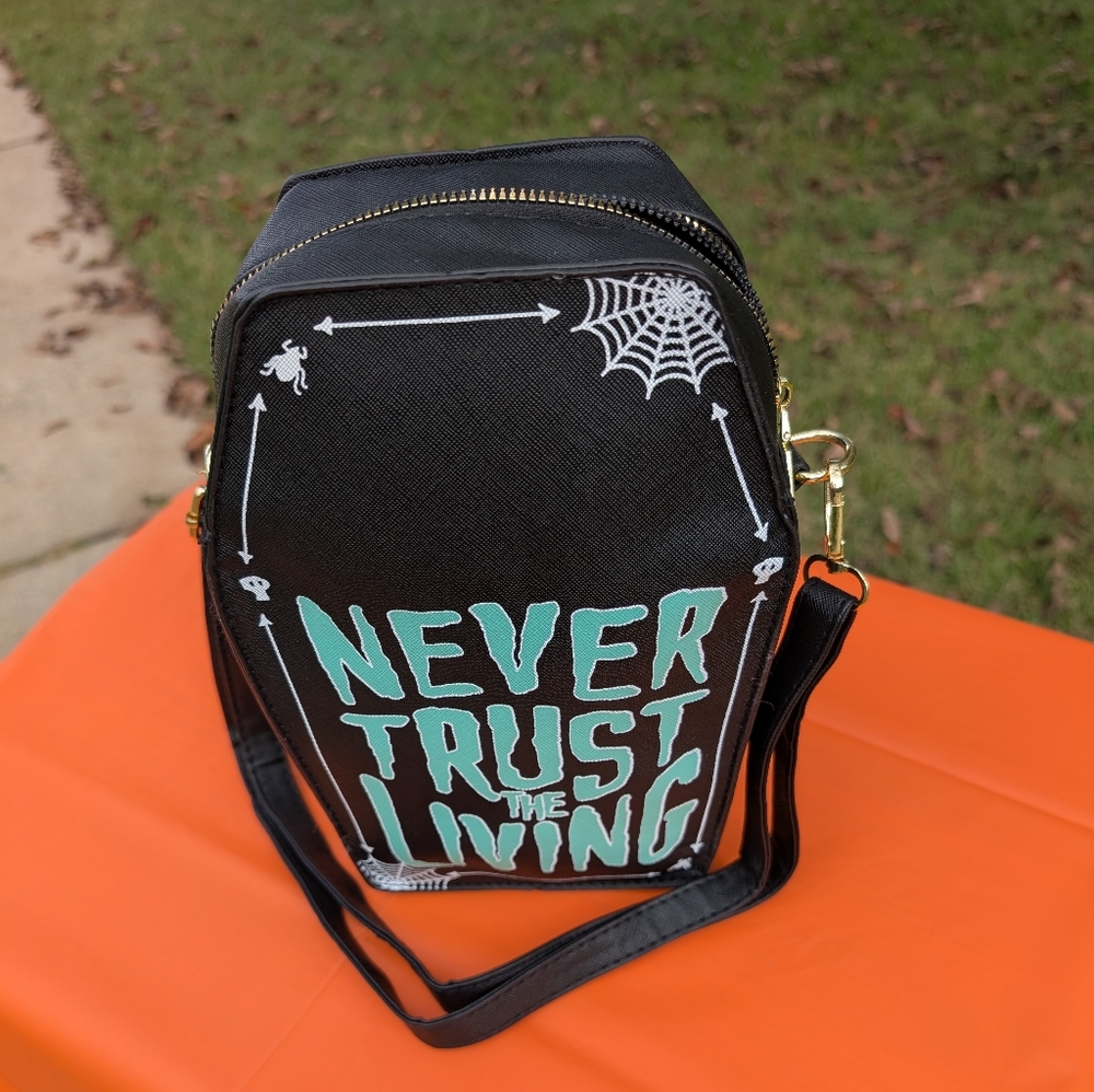 NWOT. Halloween Black and Green🏴‍☠️ Accessory Bag
